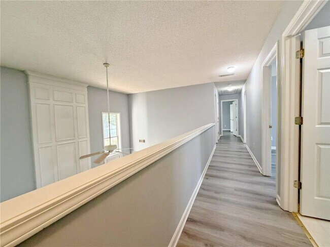 Building Photo - 11545 Carriage Park Ln