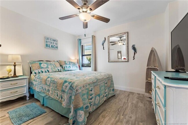Building Photo - 7370 S Ocean Dr