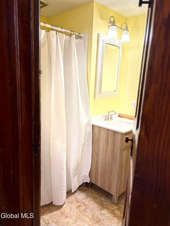 Building Photo - 260 Clark Rd