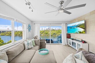 Building Photo - 333 NE 19th Ave