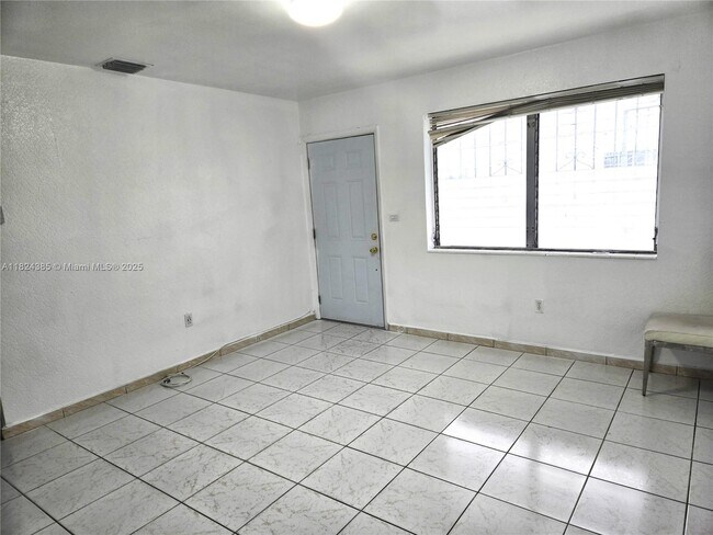 Building Photo - 2754 NW 16th Terrace