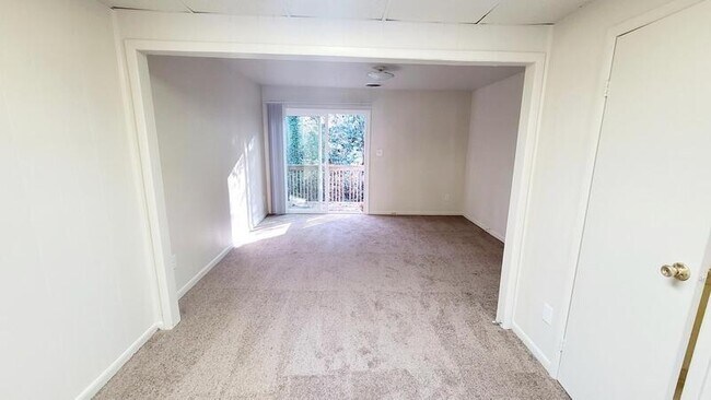 Building Photo - 3949 Keswick Ct