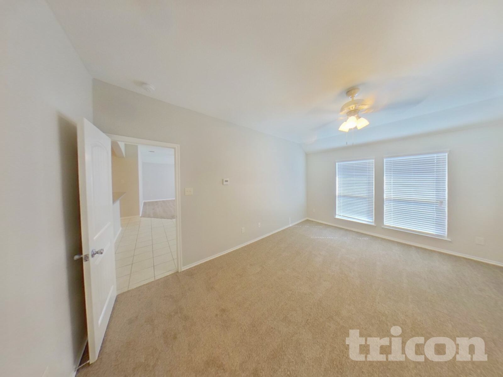 Building Photo - 3105 Oakcrest Dr