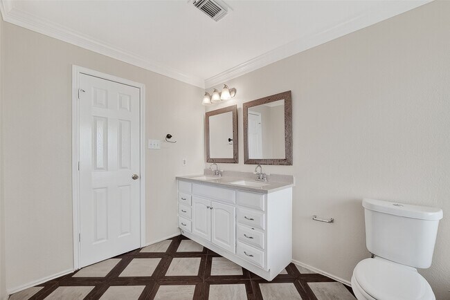 Building Photo - 16111 Soaring Eagle Dr