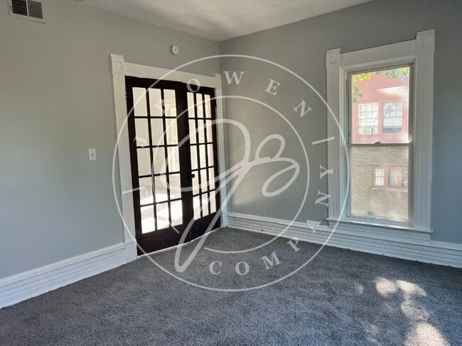 Building Photo - "Charming upper 2 Bedroom duplex, in Swant...