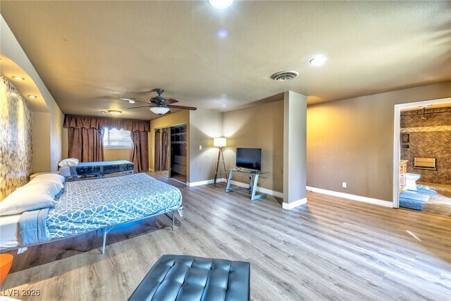 Building Photo - 1489 Santa Anita Dr