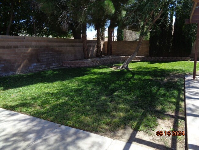 Building Photo - West Lancaster Home Offering 1383 sq. ft.