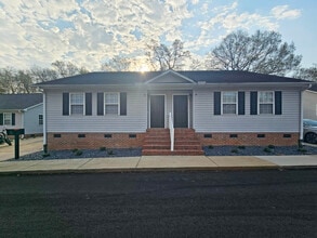 Building Photo - 7 Paris Creek Ct