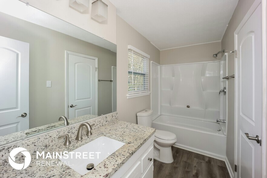 Building Photo - 3785 Benchmark Dr