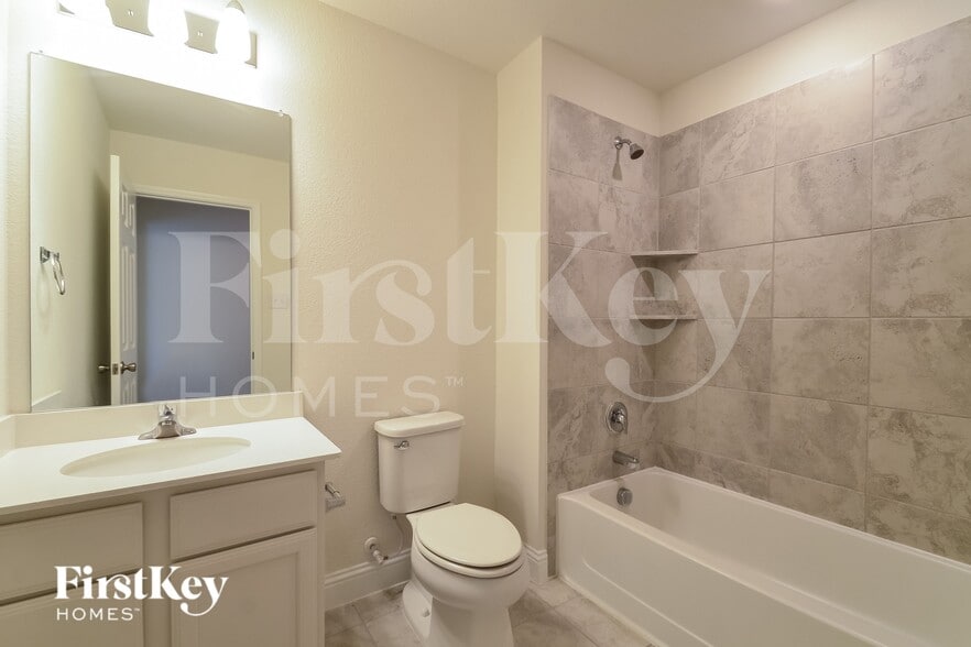 Building Photo - 2628 Warren Ln