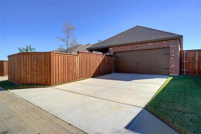 Building Photo - 2325 Brightstone Dr