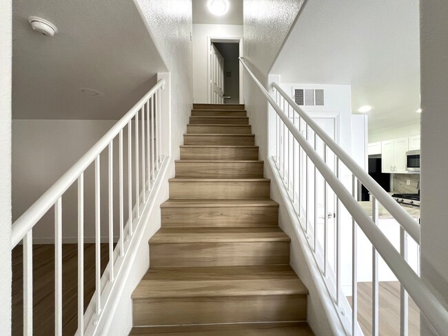 Building Photo - 3 bedroom, 2.5 bathroom home located in Henderson, NV!