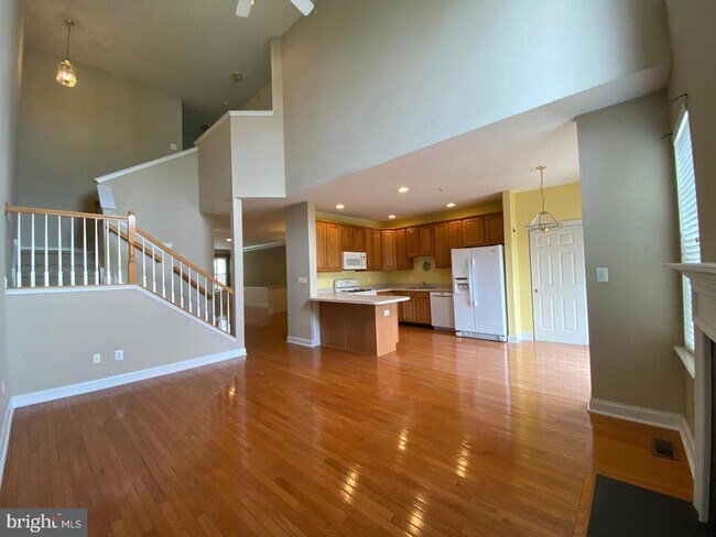 Building Photo - 173 Mountain View Dr