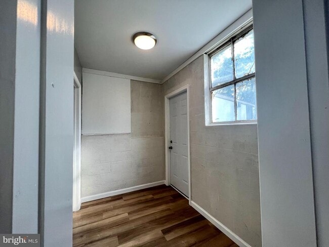 Building Photo - 6 Laurel Hill Ln