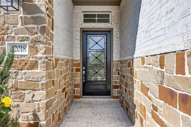 Building Photo - 32018 Crested Knl Ct