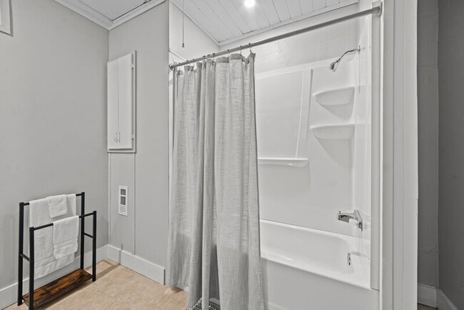 Building Photo - 4196 N Lee St