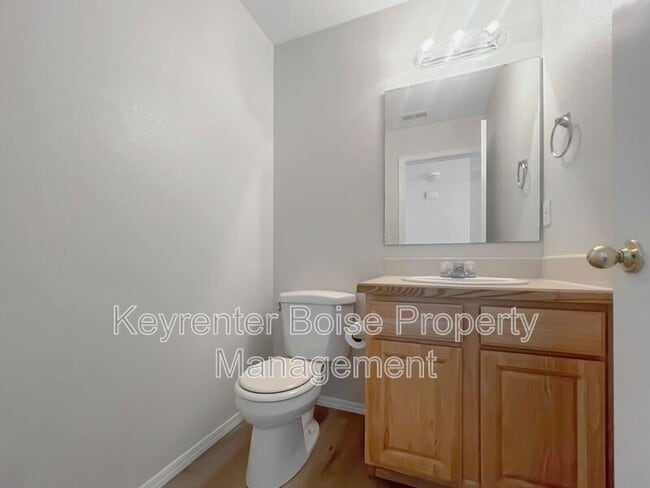 Building Photo - 3120 Cascadia St