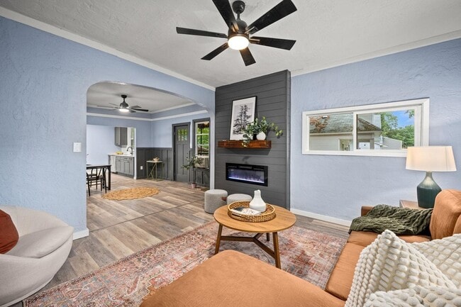 Building Photo - 1829 E 14th Ave