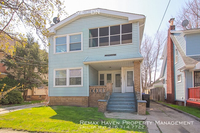Building Photo - 15816 Grovewood Ave