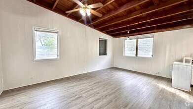 Building Photo - 926 33rd St