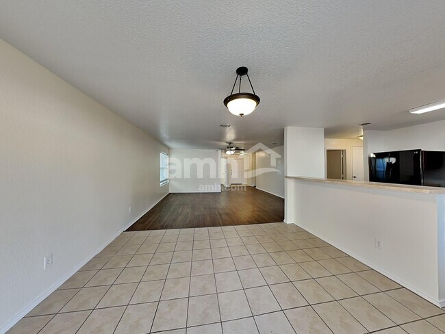 Building Photo - 7569 Vanessa Dr