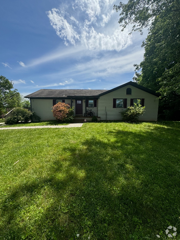 Building Photo - 721 Maynard Ln
