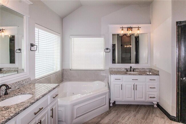 Building Photo - 4001 Sam Gordon Dr