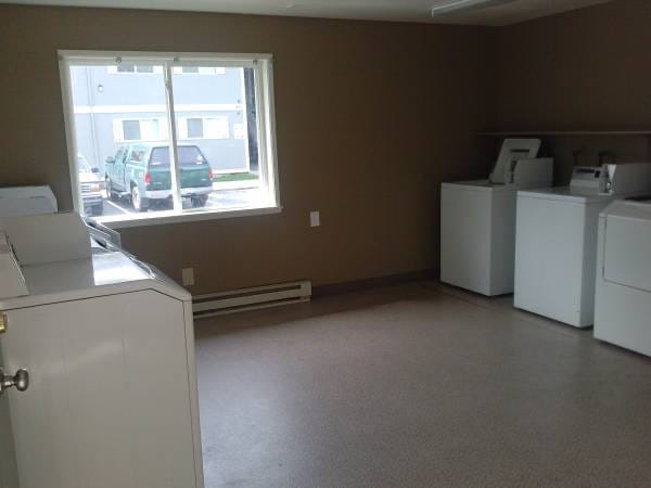 Building Photo - 425 Filbert Ln