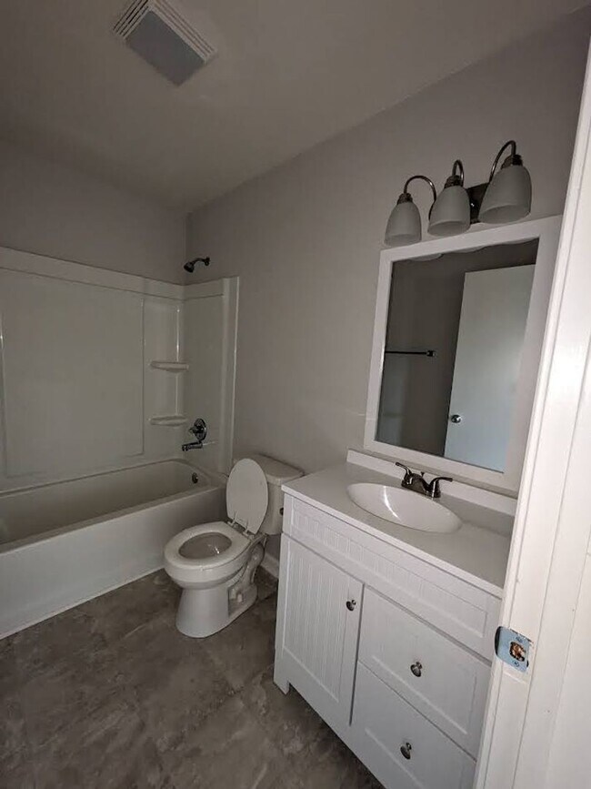 Building Photo - Martha Lane-414