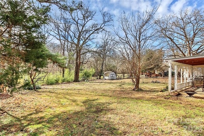 Building Photo - 8729 Timbercrest Cir