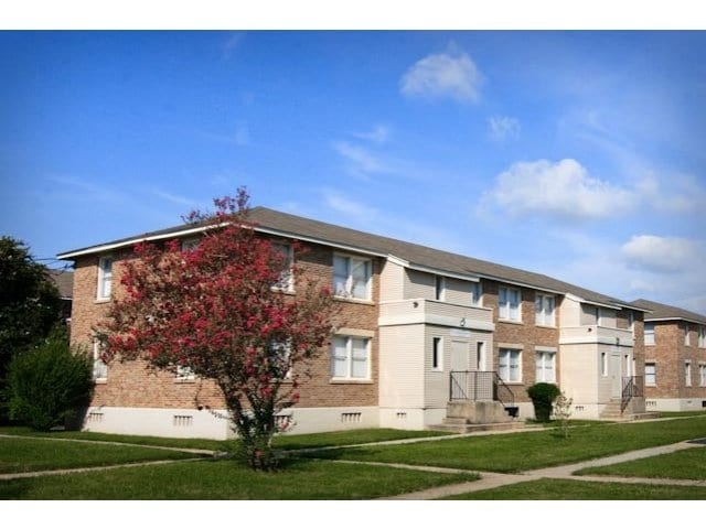 Primary Photo - Palmetto Apartments