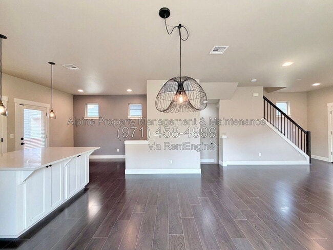 Building Photo - 14353 SW Burlwood Ln