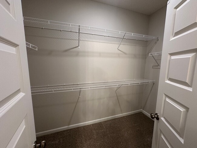 Building Photo - BRAND NEW 4 Bed 3 Bath Townhome Near The H...