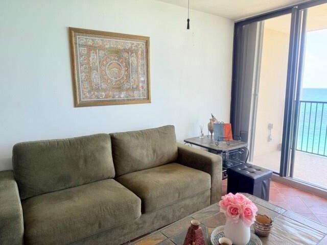 Building Photo - 2101 S Ocean Dr