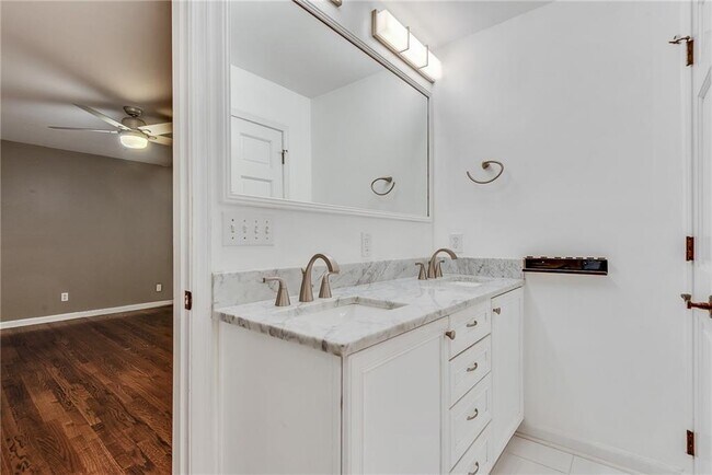 Building Photo - 5699 Bend Creek Rd