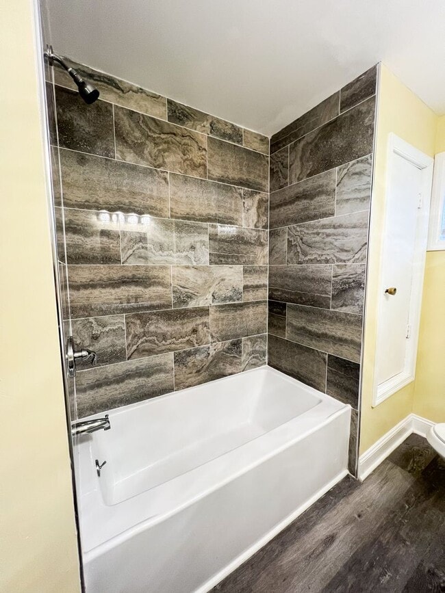Building Photo - Move-In Specials Available! Completely Rem...