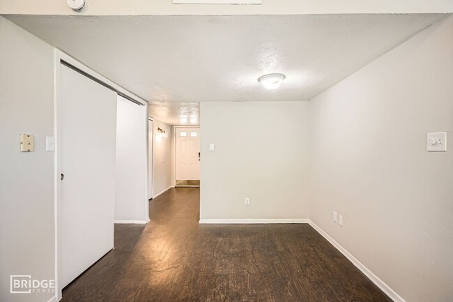 Building Photo - 8314 Kensington Dr