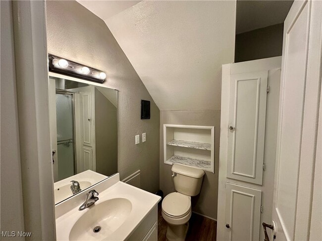 Building Photo - 132 Beck Ave