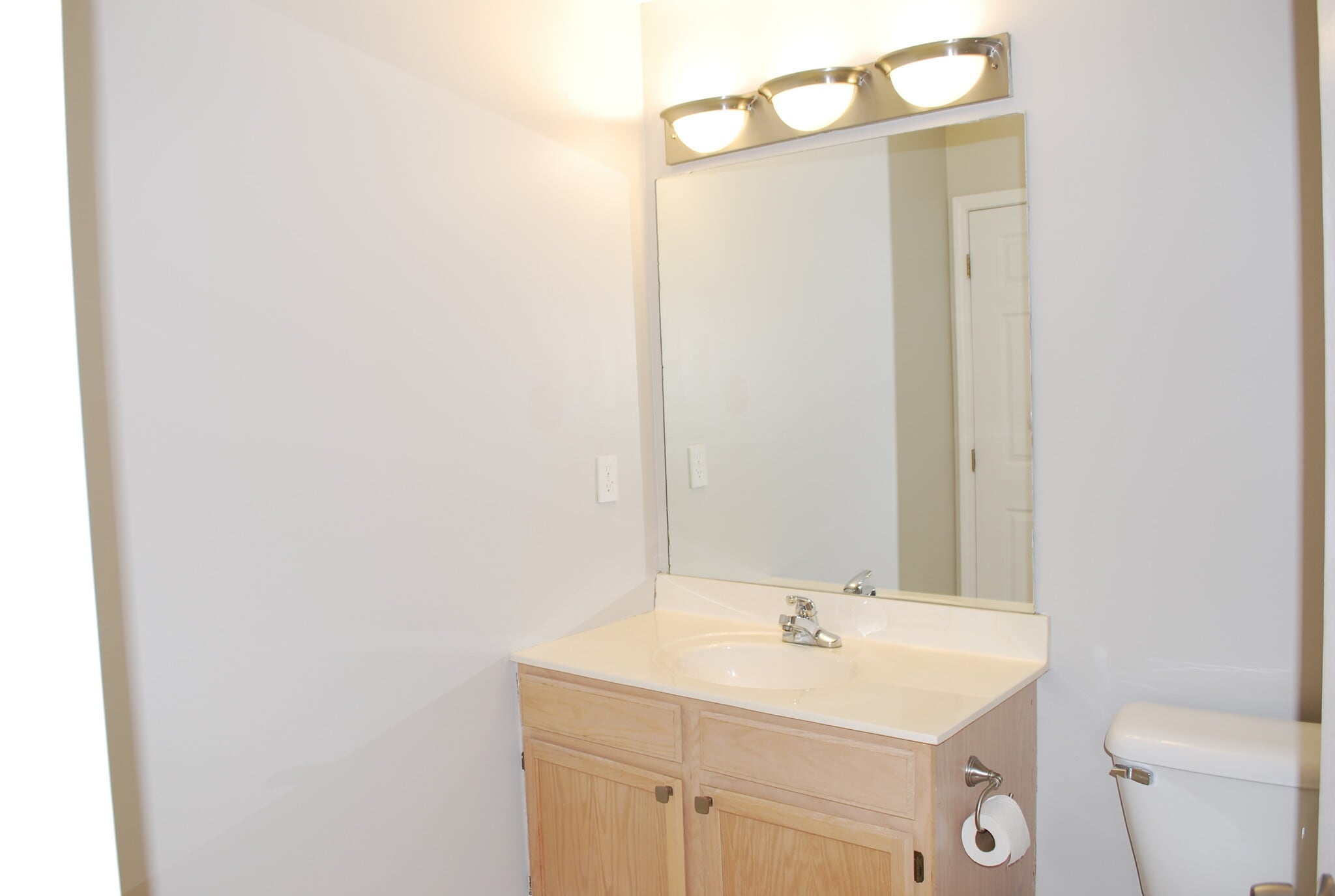 Building Photo - 22666 Lenox Dr