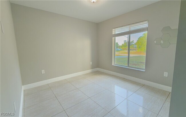 Building Photo - 4918 24th St SW