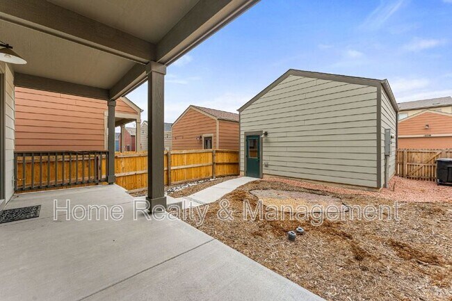 Building Photo - 12760 Tamarac St