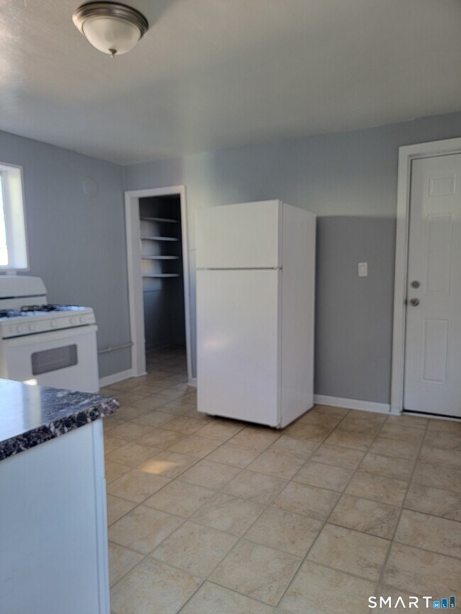 Building Photo - 116 Park St