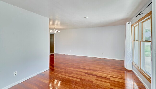 Building Photo - 15481 Duxbury Way