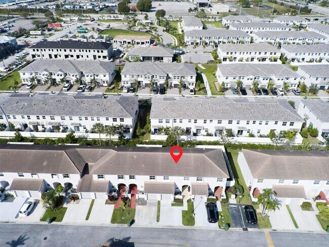 Building Photo - 136 SW 169th Ave