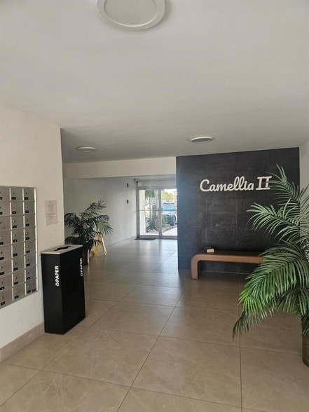 Building Photo - 1780 NE 191st St