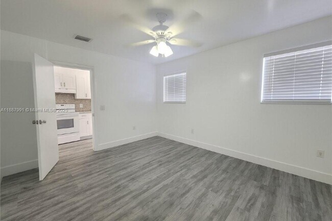 Building Photo - 2265 SW 15th St