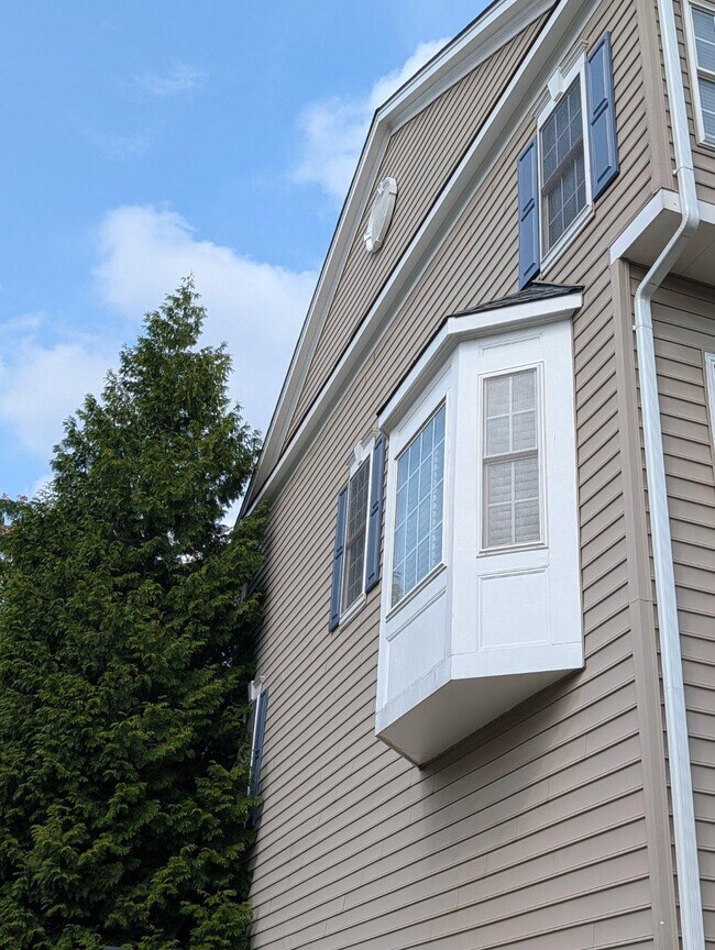 Building Photo - 17289 Vaughn Ln