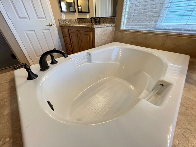 Building Photo - **COMING SOON** UPGRADED 5BD/3.5BA SUMMERLIN HOME W/ POOL!