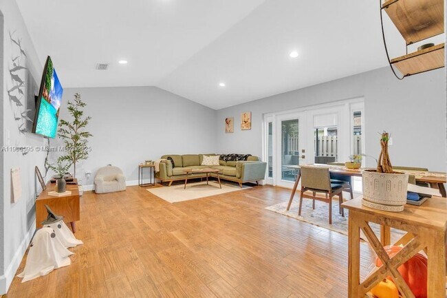 Building Photo - 1499 Yellowthroat St