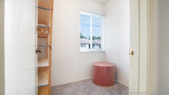 Building Photo - 505 Gardens Dr